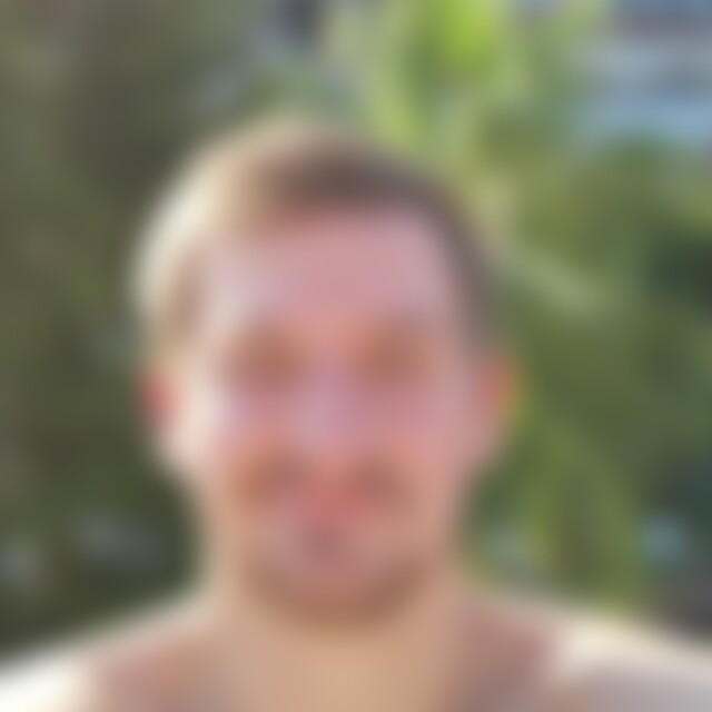Lokas (32) aus Hamburg
