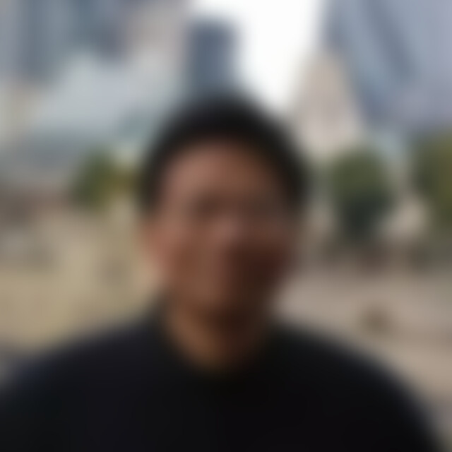 polyglot (46) aus Frankfurt