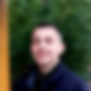 Leonruhl (24) aus Hamburg