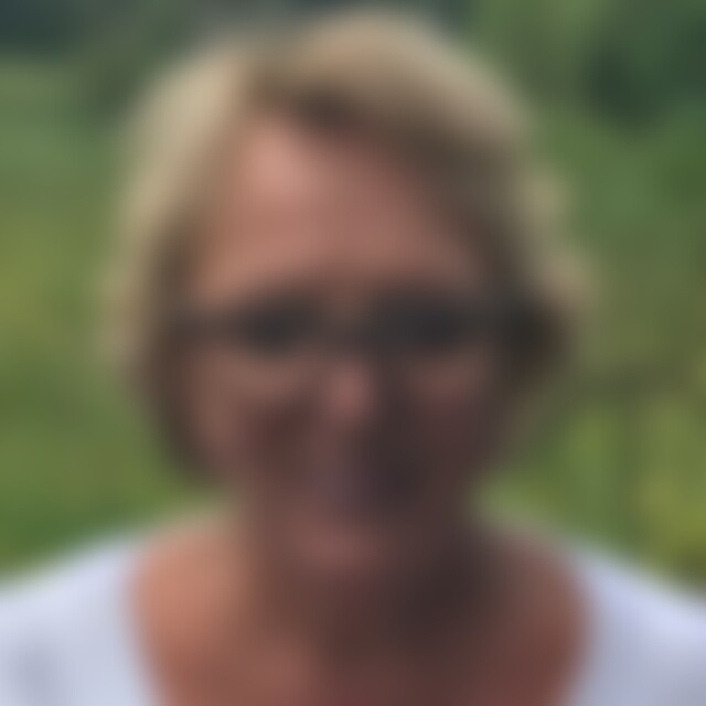 Zemchuzina (74) aus Aachen