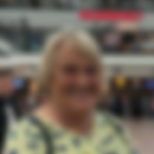 Peevi (80) aus HamburgBergedorf