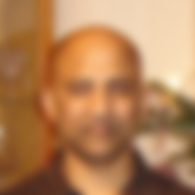 Ravee (48) aus Lorch