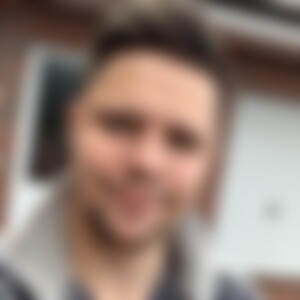 Aizen (31) aus Moormerland