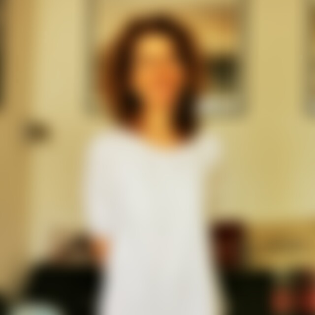 Madalina (61) aus ....