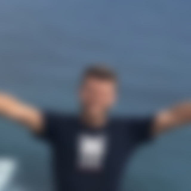 MJE (30) aus Esslingen