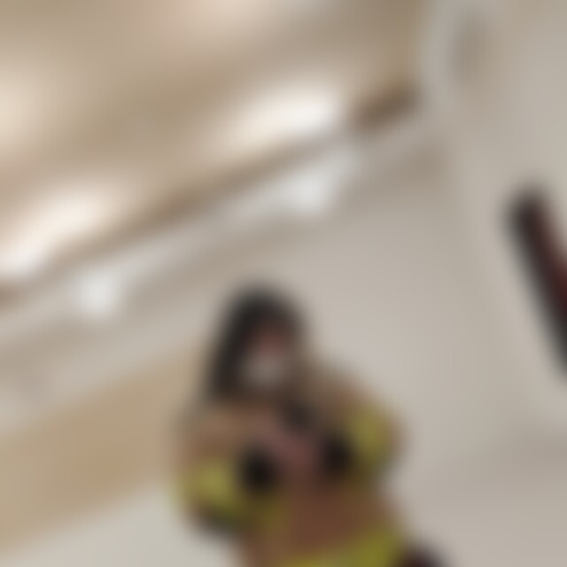 Leale (22) aus Pforzheim