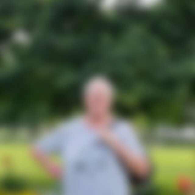 Langefrau (68) aus Neuss