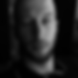 Riou (36) aus Oberhausen