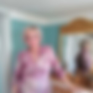 Schneeflocke (69) aus Ostheim