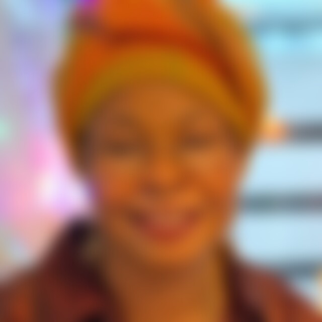 Suzanniii (57) aus Duisburg