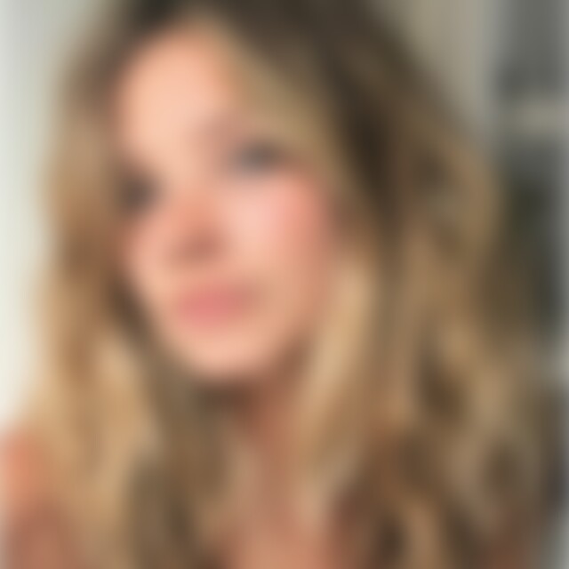 Yalima (25) aus München