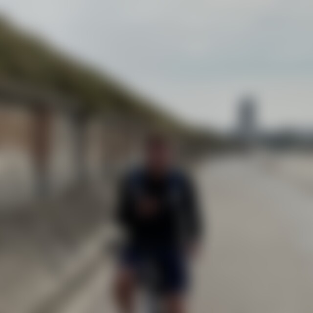 Hennix (36) aus Siegen