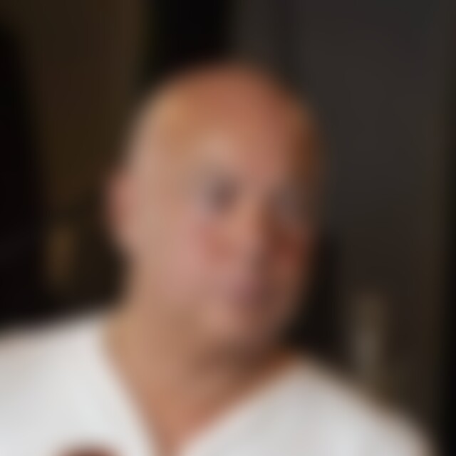 Tschawo (65) aus Berlin