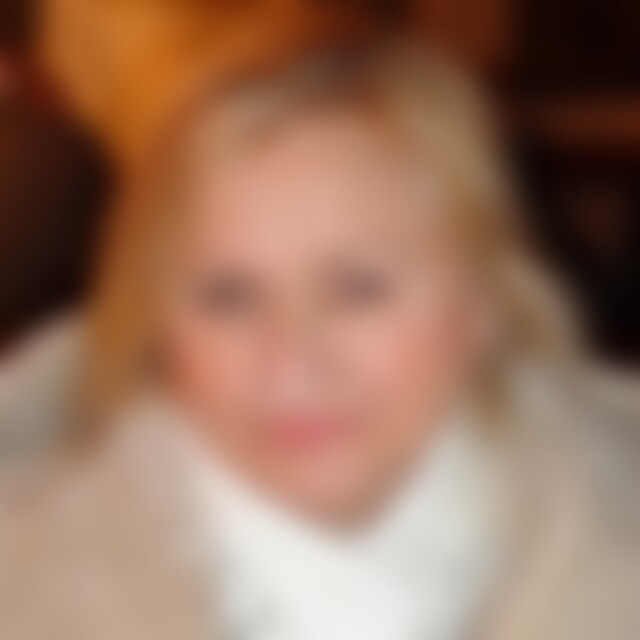 Laura57 (68) aus Bonn