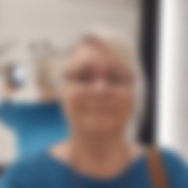 Mietzemauskarin (78) aus Chemnitz