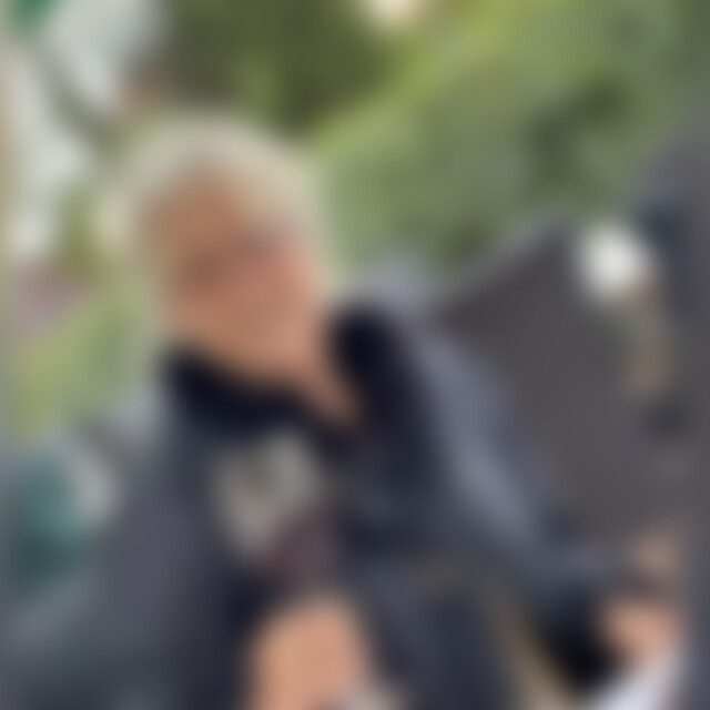 Jacqueline (61) aus Albstadt