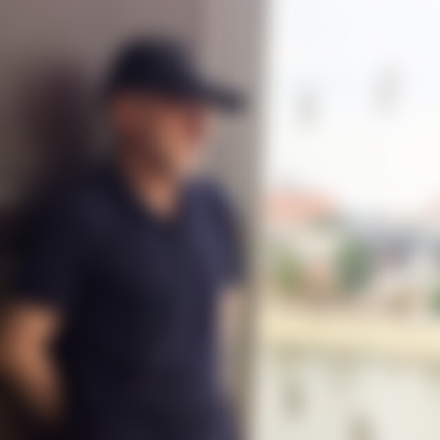 ARTist (74) aus Wiesbaden