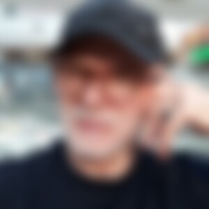 ARTist (74) aus Wiesbaden
