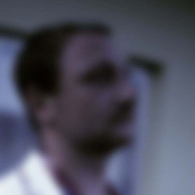AdeBajor (36) aus Plauen
