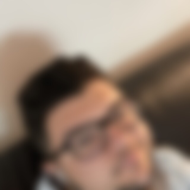 Farraj (28) aus Bielefeld