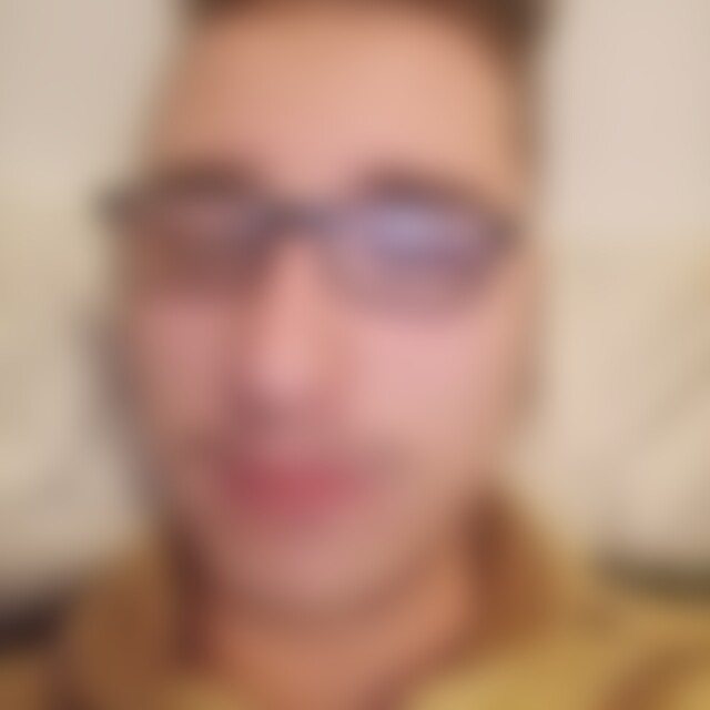 Derhauptmann (22) aus Solingen