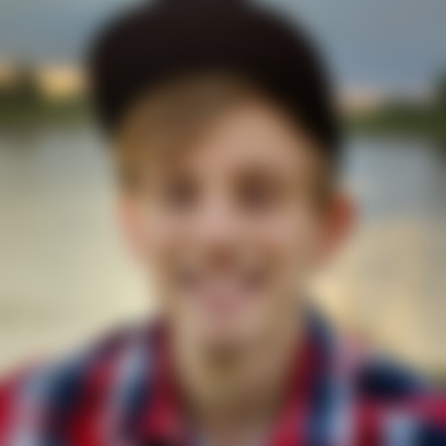 Julian98 (28) aus Büchen