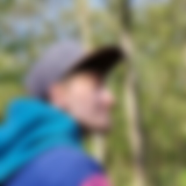 Julian98 (28) aus Büchen