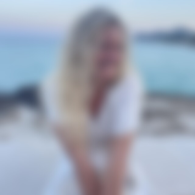 sarahKrs (31) aus SG