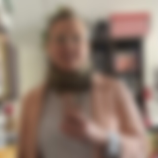 AdrianaNana (47) aus Rotenburg