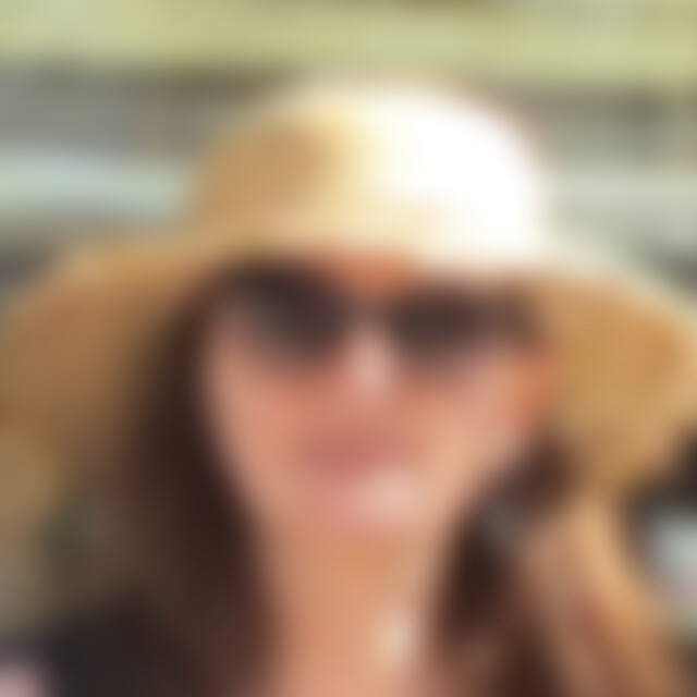 Minara (61) aus Essen