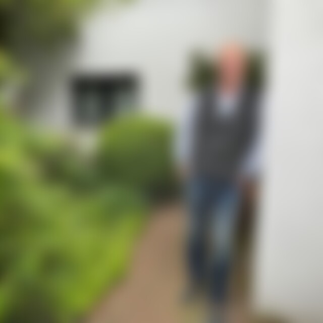 Phlox (68) aus Leverkusen