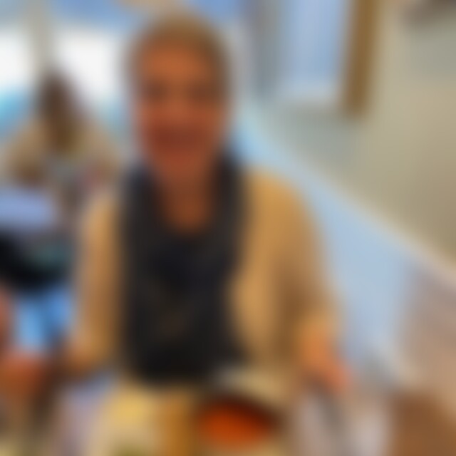 Lena86 (68) aus P