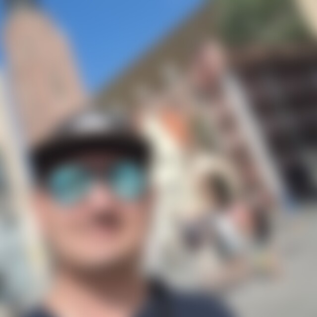 tkania (25) aus Leonberg