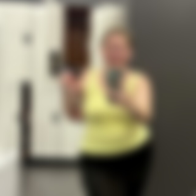 Tonya (44) aus Pirna