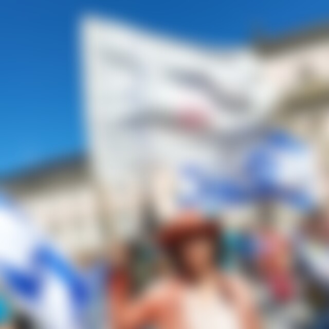 Delphine (46) aus Nahrendorf