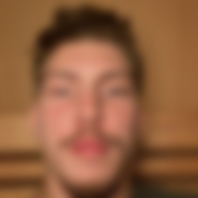 yul (25) aus Hamburg