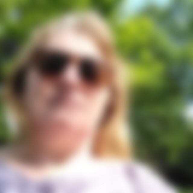 Elisabeta58 (61) aus Winnenden