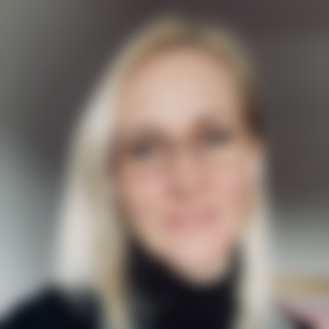Olga11 (46) aus Mödling