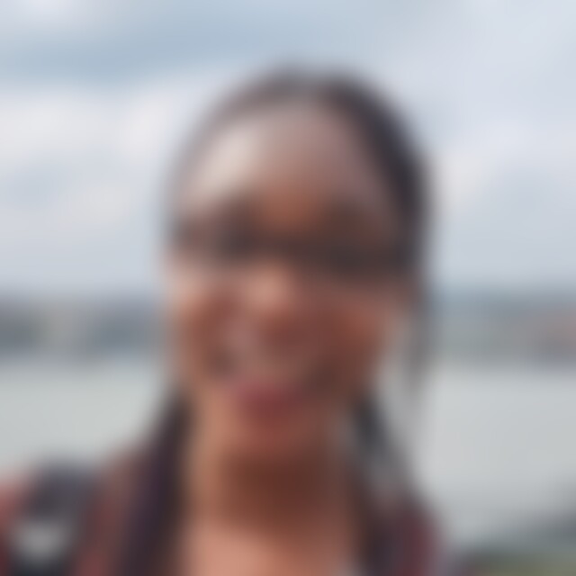 Nenni (42) aus München