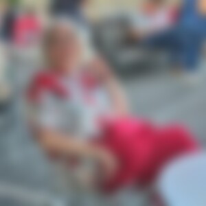 Juliane67 (58) aus Uffenheim