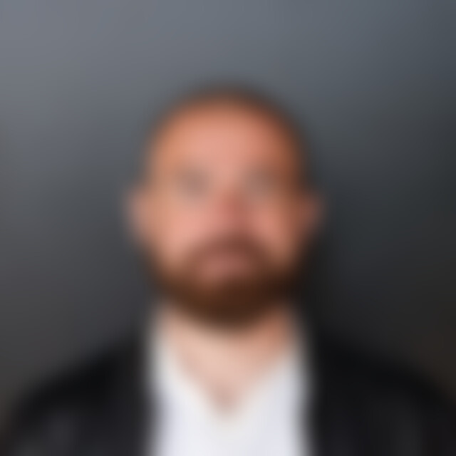 Nismyr (33) aus München