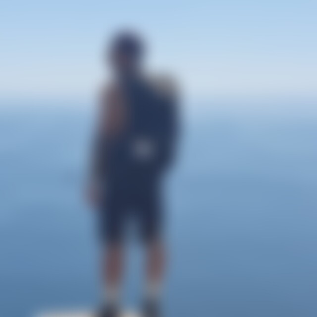 Nismyr (33) aus München