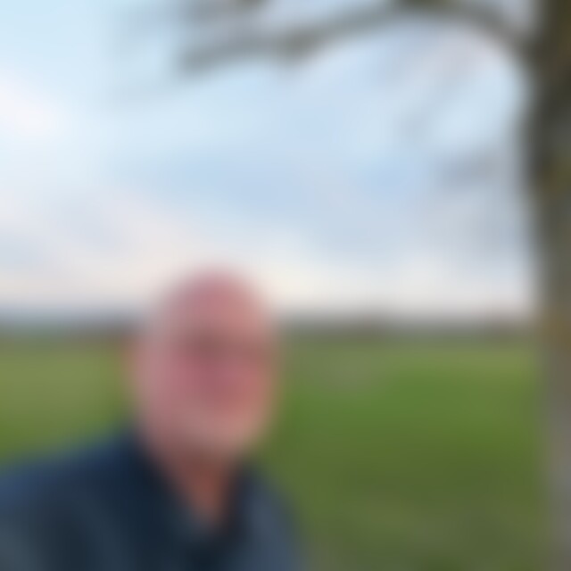 Bernie (66) aus Gärtringen