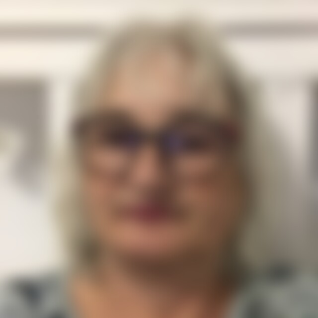Rose (64) aus Teningen