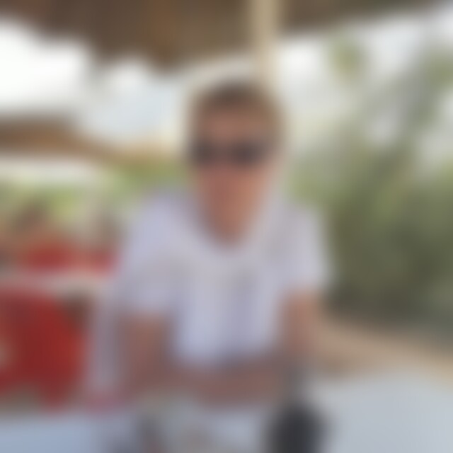 Sabrin (73) aus Hamburg