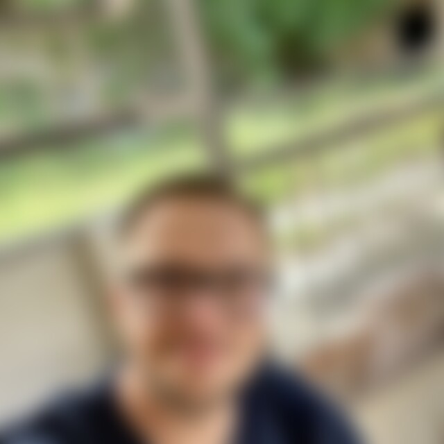 Juny (28) aus Rüsselsheim am Main