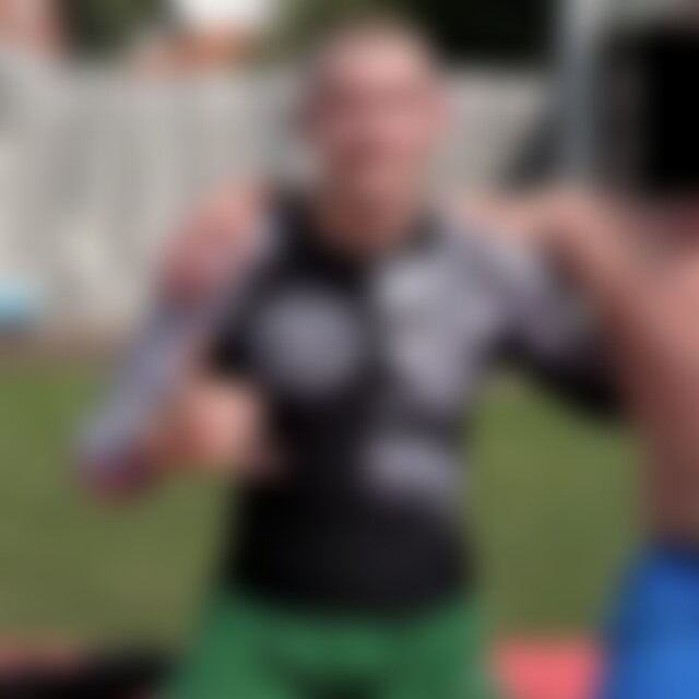 bjj (21) aus Fredersdorf