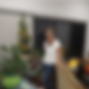 Sahra2 (59) aus Neustadt