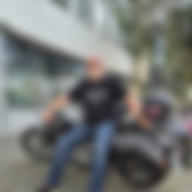 AndrewJohn (60) aus Seeheim-Jugenheim