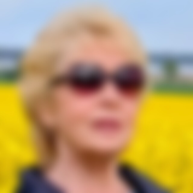 W8aElwFE (74) aus Barth